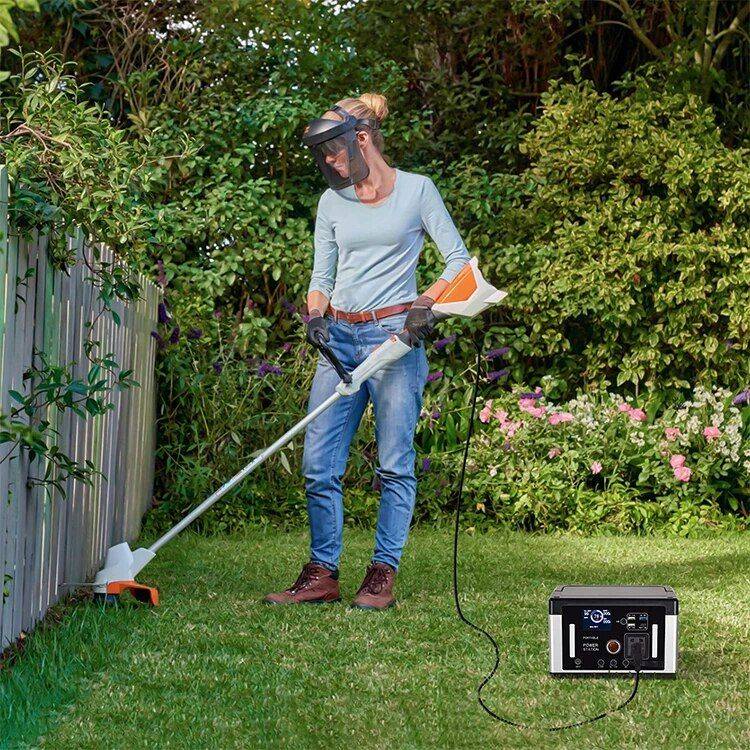 700W Compact Power Station – Portable Solar & AC Powered Battery Generator Car Electronics Color : Sliver 700W Compact Power Station - Portable Solar & AC Powered Battery Generator Car Electronics Color : Sliver