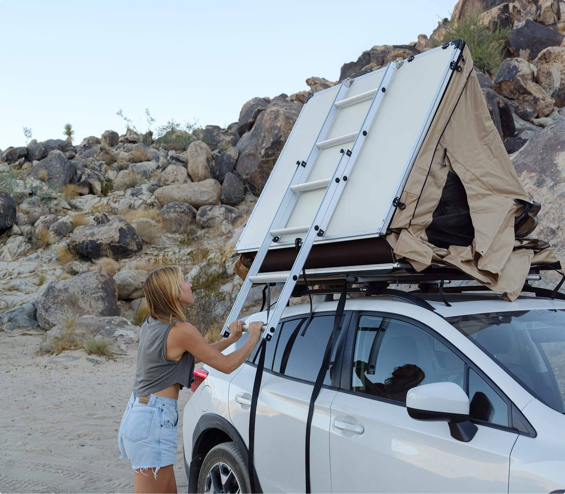 Deluxe All-Season Car Roof Top Tent Road Trip Accessories Deluxe All-Season Car Roof Top Tent Road Trip Accessories